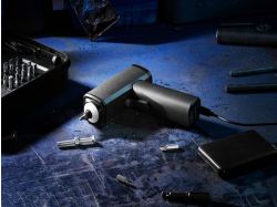 Отвертка аккумуляторная Propeller, черная