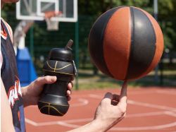 Складная бутылка для воды Basketball Flex, черная