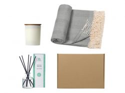 Подарочный набор для дома с пледом, свечой и диффузором