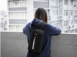 Сумка-слинг «Nomad» на одно плечо из водостойкого переработанного пластика, черный