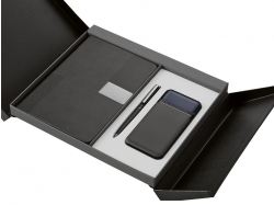 Подарочный набор "Tesla" с блокнотом А5, ручкой и пауэрбенком на 10 000 mAh, черный