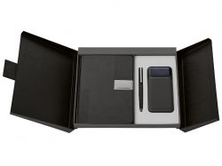 Подарочный набор "Tesla" с блокнотом А5, ручкой и пауэрбенком на 10 000 mAh, черный