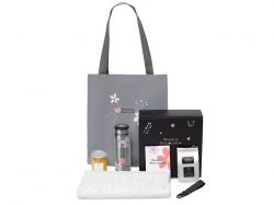 Подарочный набор «Re:f. Walk» с палантином, шоппером и термосом, белый