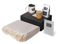 Подарочный набор «Re:y. Nest» с пледом, кружкой и вареньем