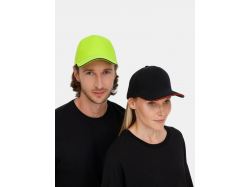 Бейсболка Classic 2.0, черная с красным кантом