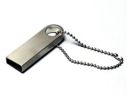 USB 2.0-флешка на 4 Гб с мини чипом и круглым отверстием, серебристый