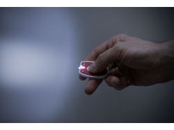 Брелок-фонарик Vivid, ver.2 в пакете, красный с белым