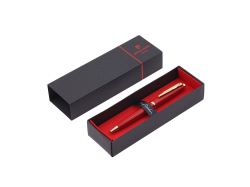 Ручка шариковая Pierre Cardin коллекция «ГАММА КЛАССИКА (GAMME CLASSIC)». Корпус - латунь с лакированным покрытием. Отделка и детали дизайна - сталь с позолотой. Цвет - красный. Упаковка E.
