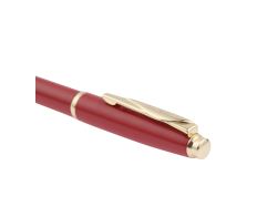 Ручка шариковая Pierre Cardin коллекция «ГАММА КЛАССИКА (GAMME CLASSIC)». Корпус - латунь с лакированным покрытием. Отделка и детали дизайна - сталь с позолотой. Цвет - красный. Упаковка E.