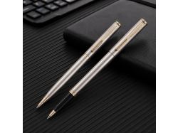 Набор Pierre Cardin коллекция «ПАРА (PEN&PEN)» : ручка шариковая + роллер, корпус - латунь. Отделка - стальное матовое покрытие. Детали дизайна - позолота. Цвет - стальной.